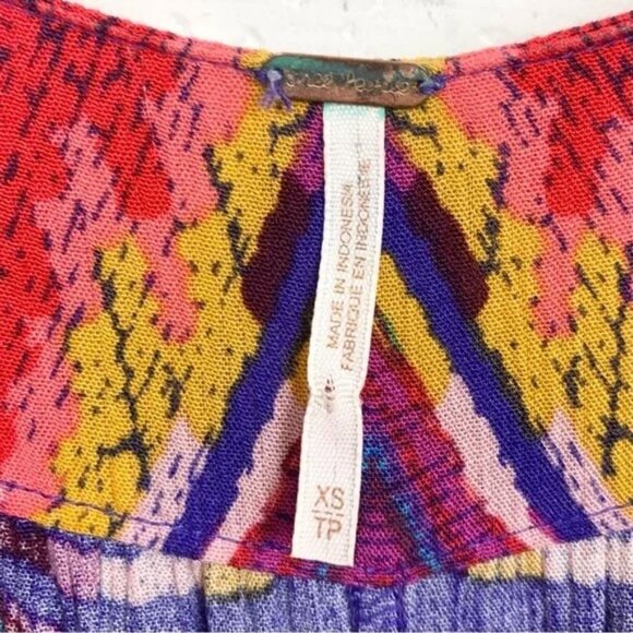 Free People Dream All Night Romper Lilac Multi V-Neck Dolphin Hem Cinched XS - Picture 4 of 9